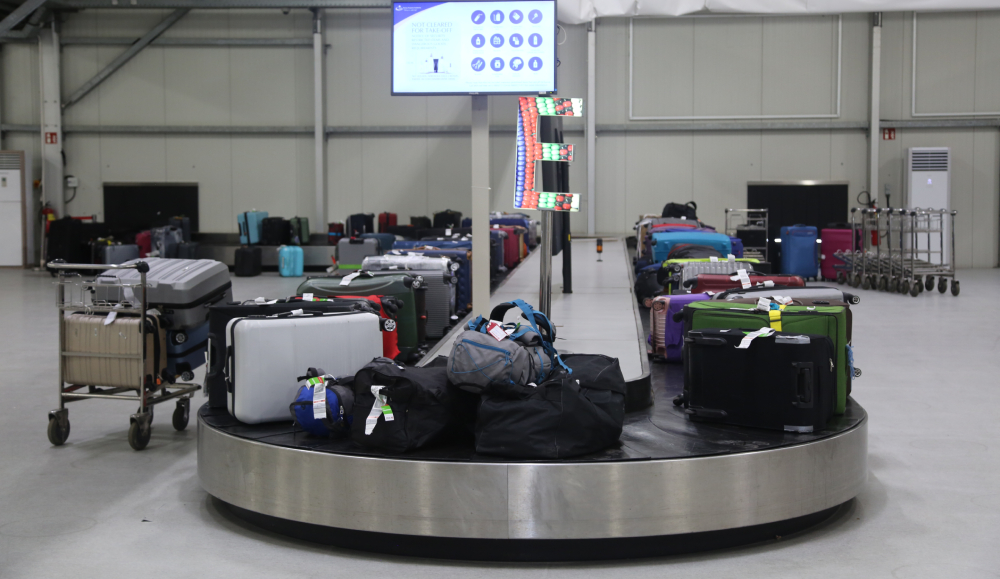 Book a professional luggage porter for heavy bags